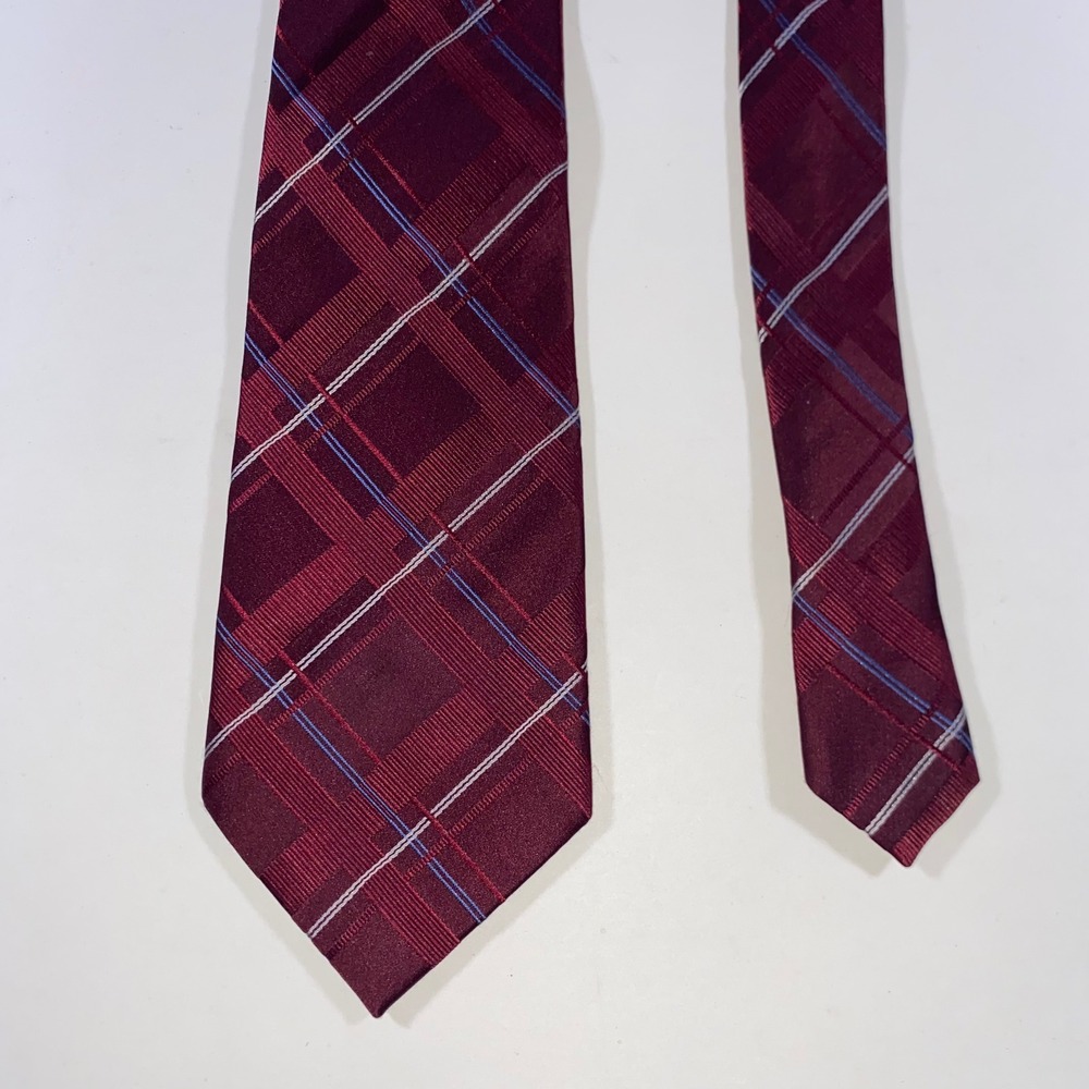 Donald J‎ Trump Signature Collection Burgundy Plaid 100% Silk Hand Made Necktie